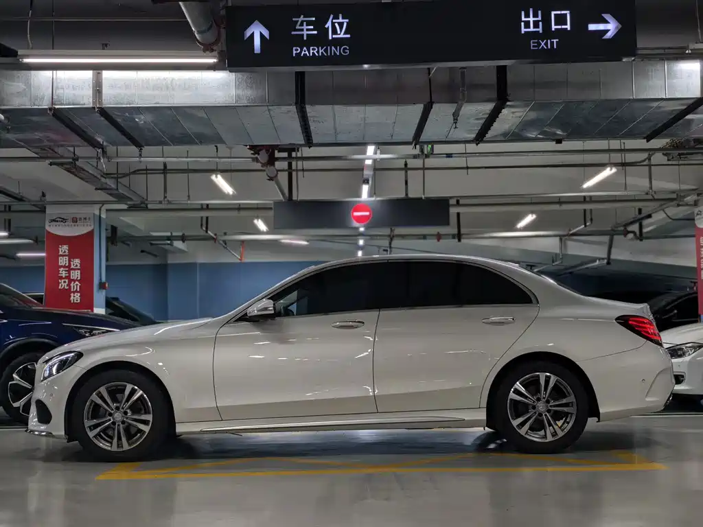 Mercedes-Benz C-Class — миниатюра 7