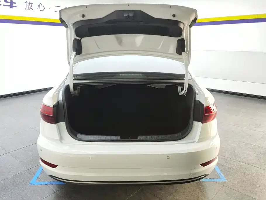 Volkswagen Sagitar — миниатюра 4