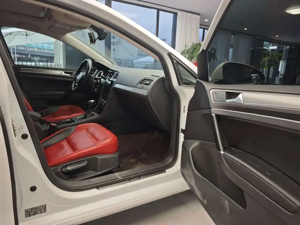 Volkswagen Golf — миниатюра 10