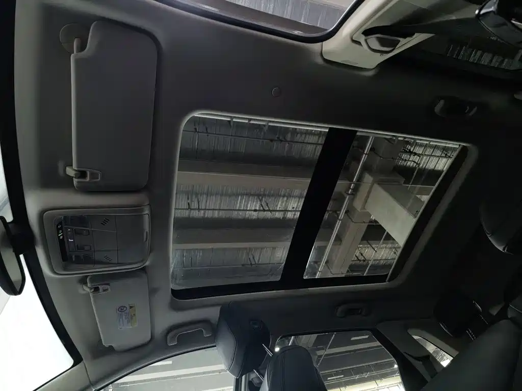 Cadillac XT5 — миниатюра 14