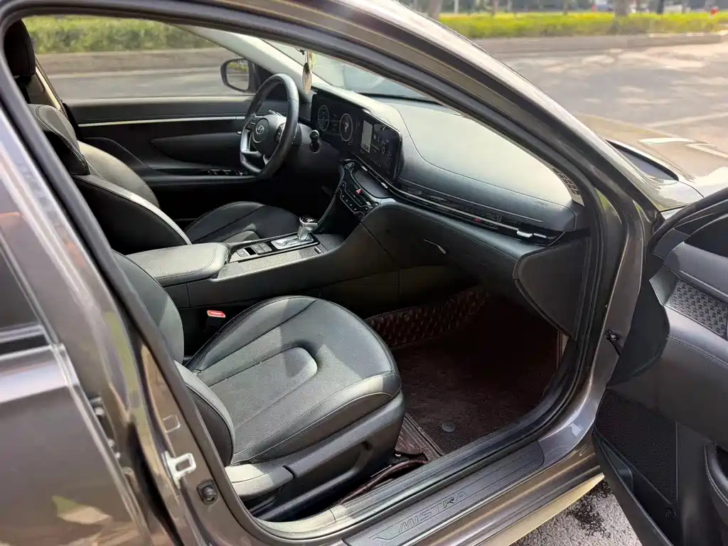 Hyundai Mistra — миниатюра 10