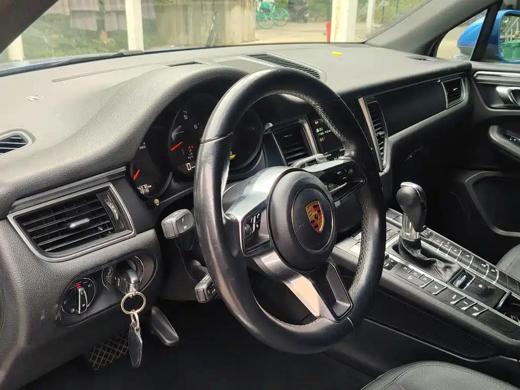 Porsche Macan — миниатюра 8
