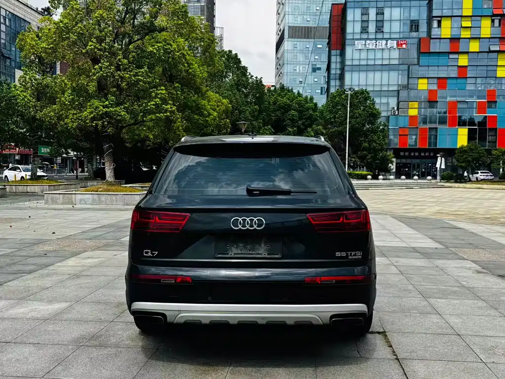 Audi Q7 — миниатюра 7