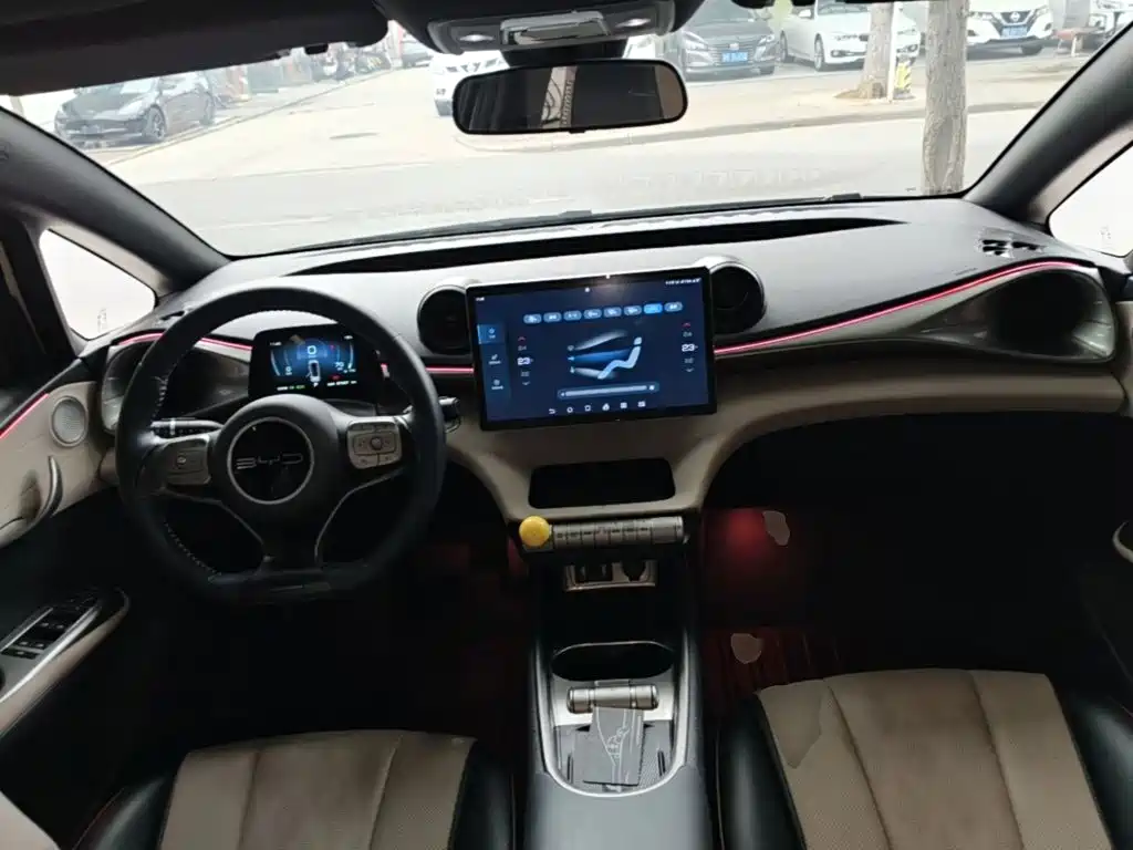 BYD Dolphin — миниатюра 10