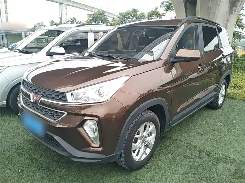 Купить Wuling Hongguang S3