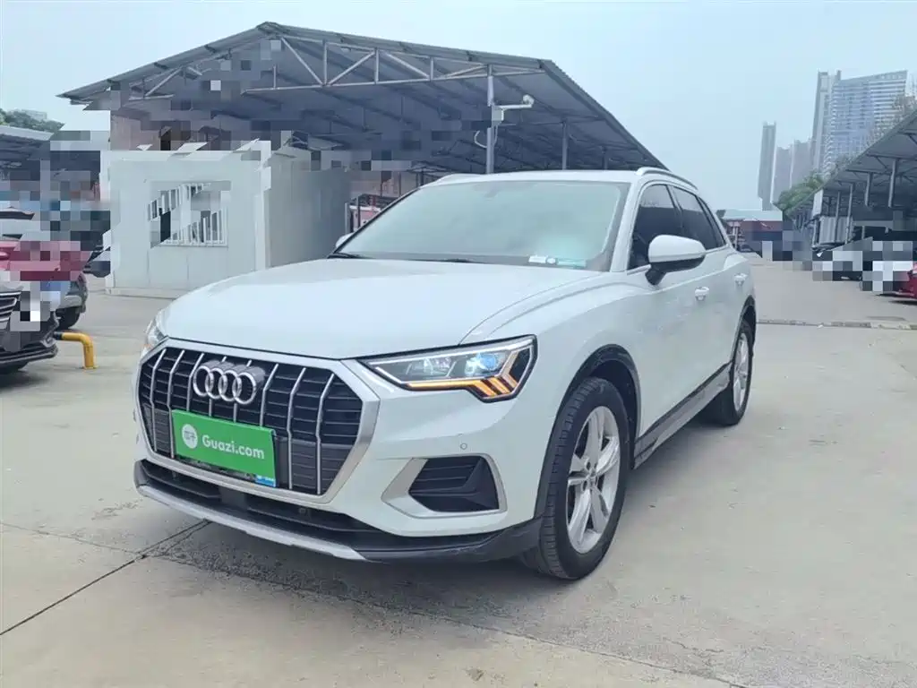 Купить Audi Q3
