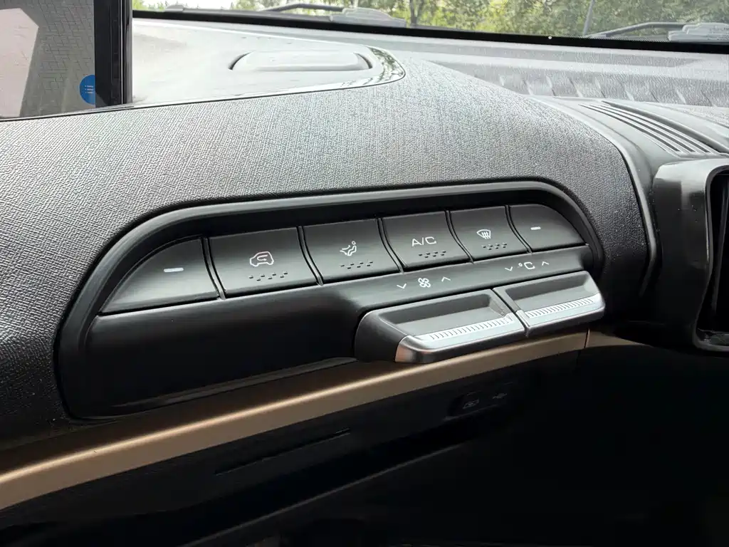 Baojun KiWi EV — миниатюра 14