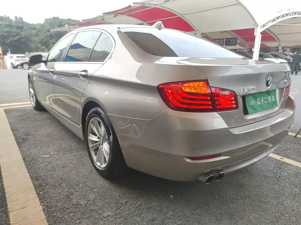 BMW 5 Series — миниатюра 5
