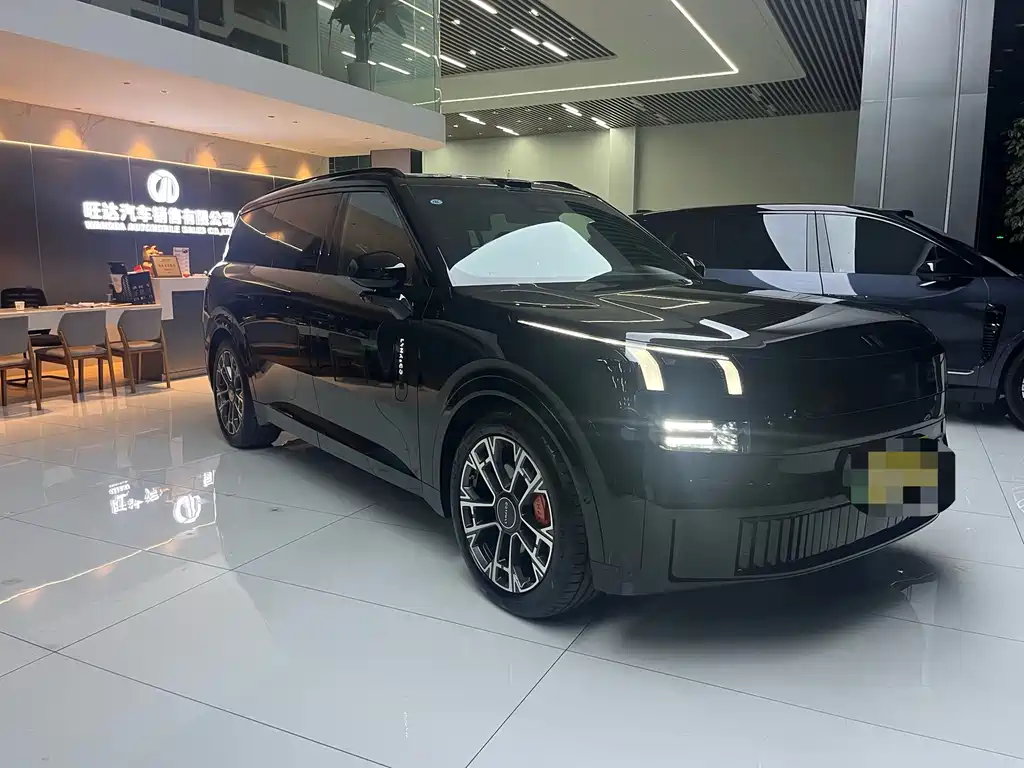 Lynk & Co 900 — миниатюра 3