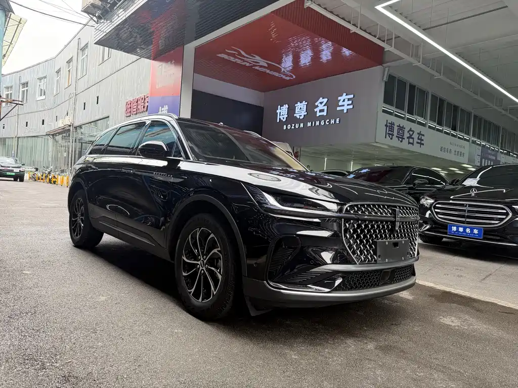 Lincoln Nautilus 2023 2.0T Premium