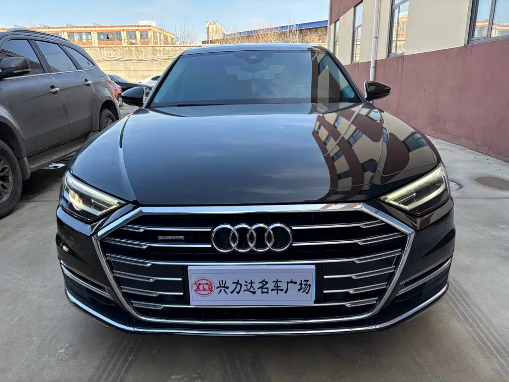AUDI A8