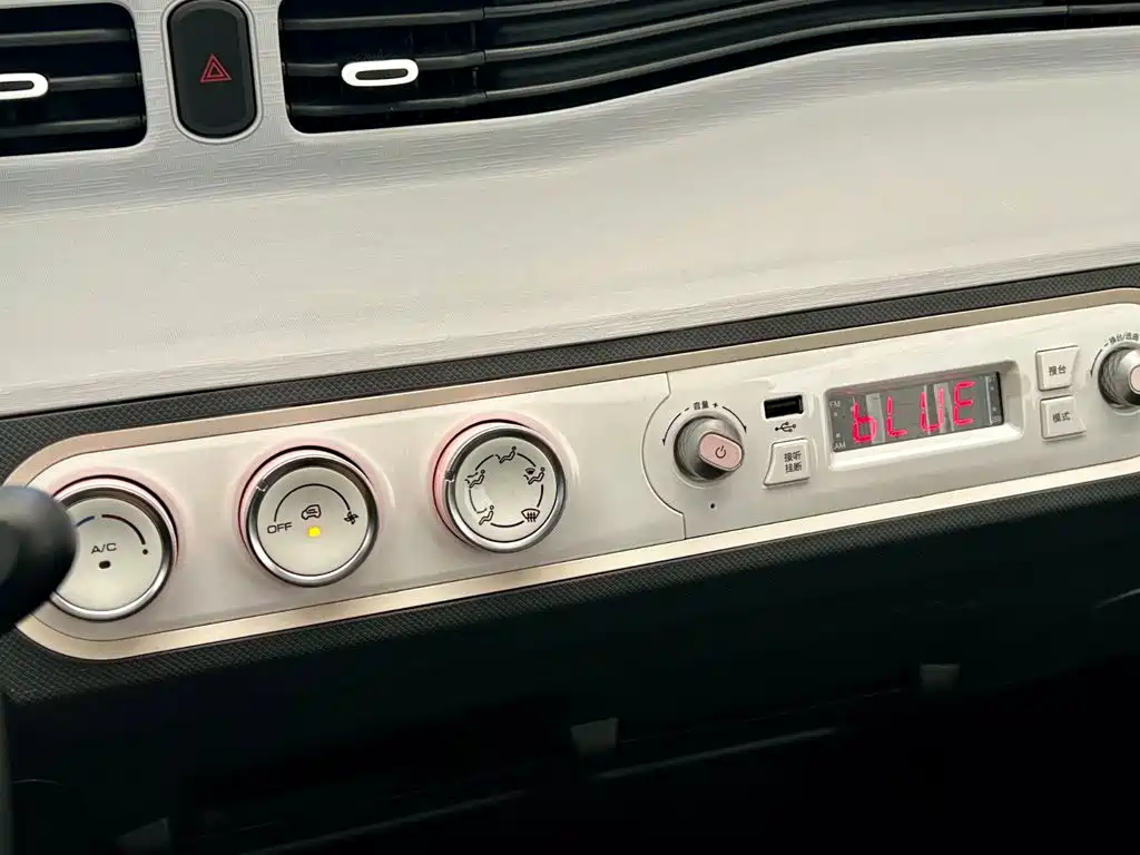 Wuling MINIEV — миниатюра 10