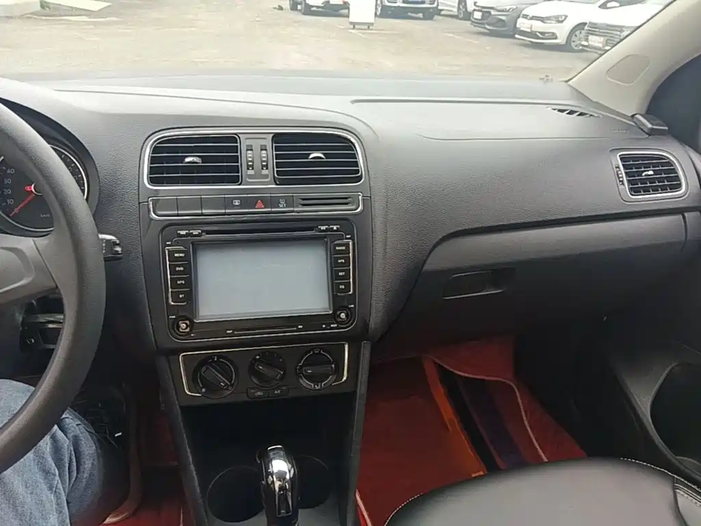 Volkswagen Polo — миниатюра 10