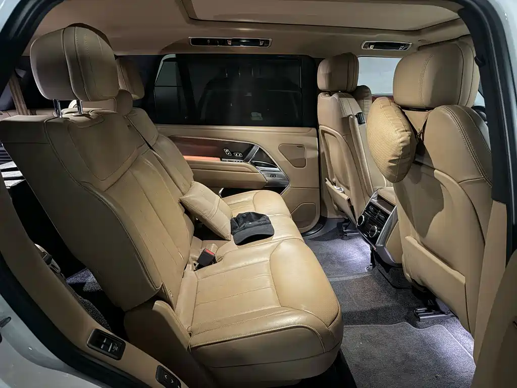 Land Rover Range Rover — миниатюра 4
