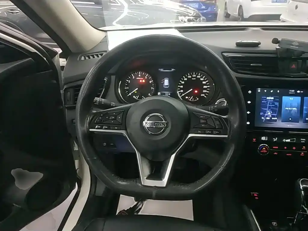 Nissan X-Trail — миниатюра 11