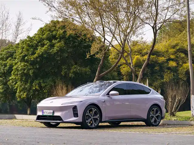 NIO NIO ET5 2025