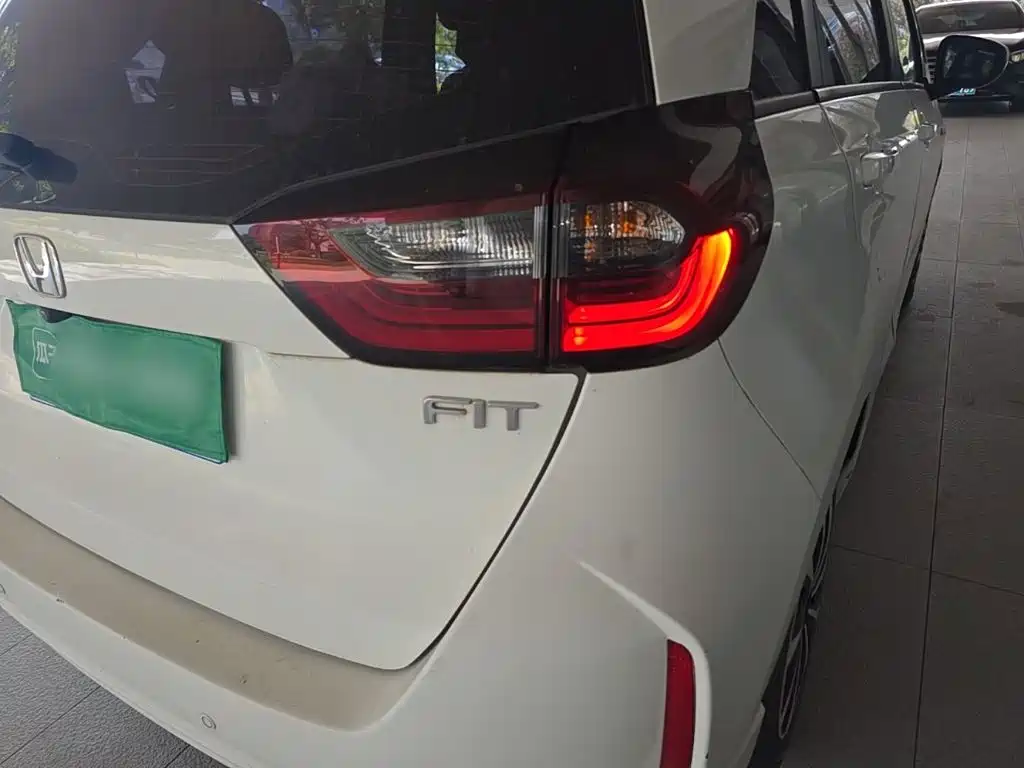 Honda Fit — миниатюра 8