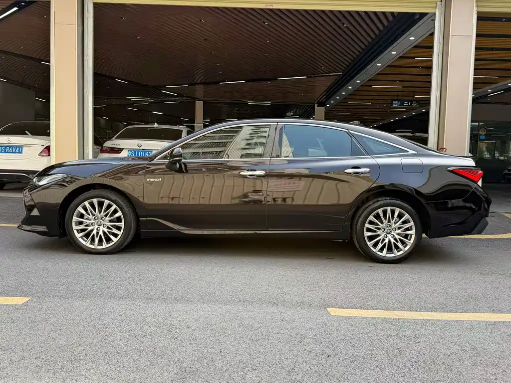 Toyota Avalon — миниатюра 9
