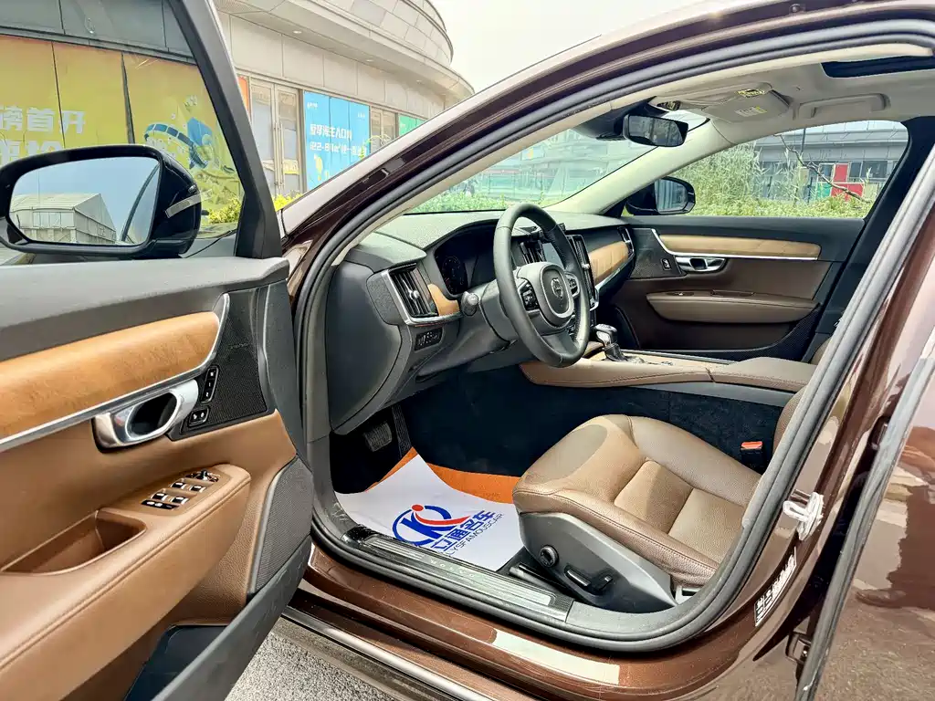 Volvo S90 2019 T5