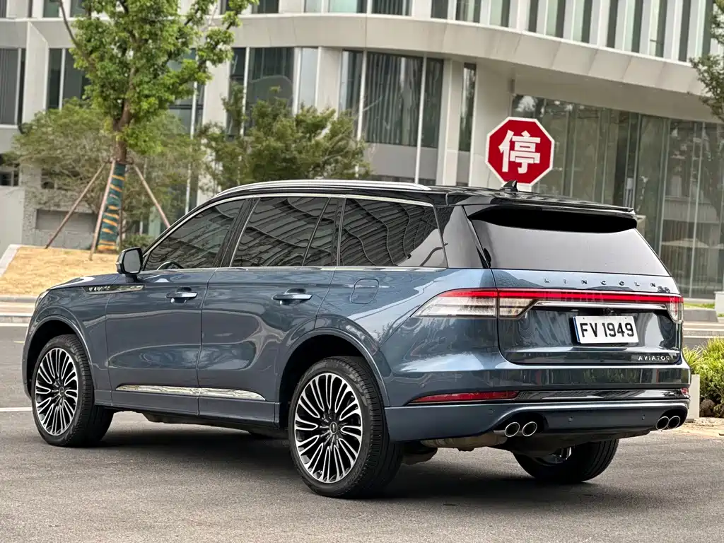 Lincoln Aviator — миниатюра 7