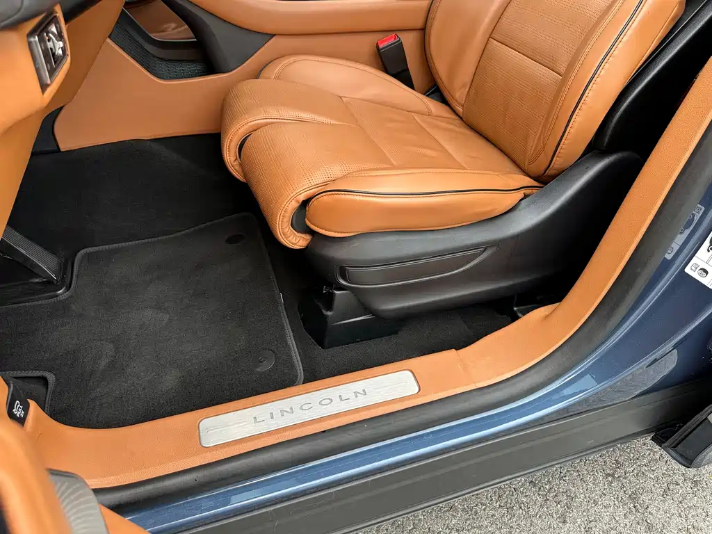 Lincoln Aviator — миниатюра 34