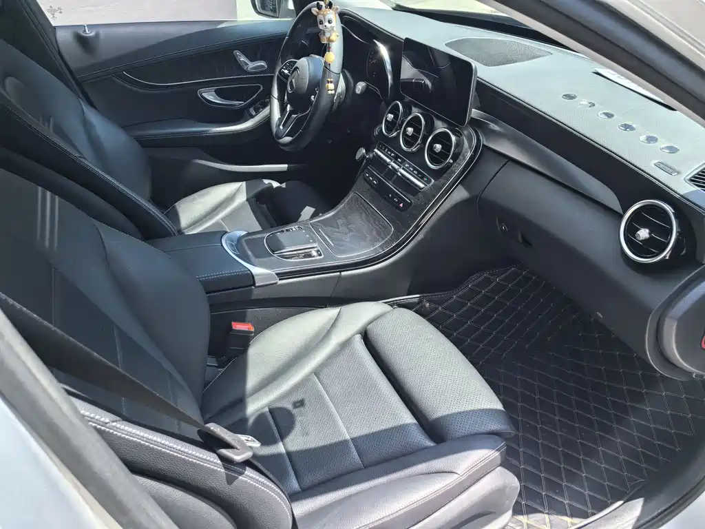 Mercedes-Benz C-Class — миниатюра 6