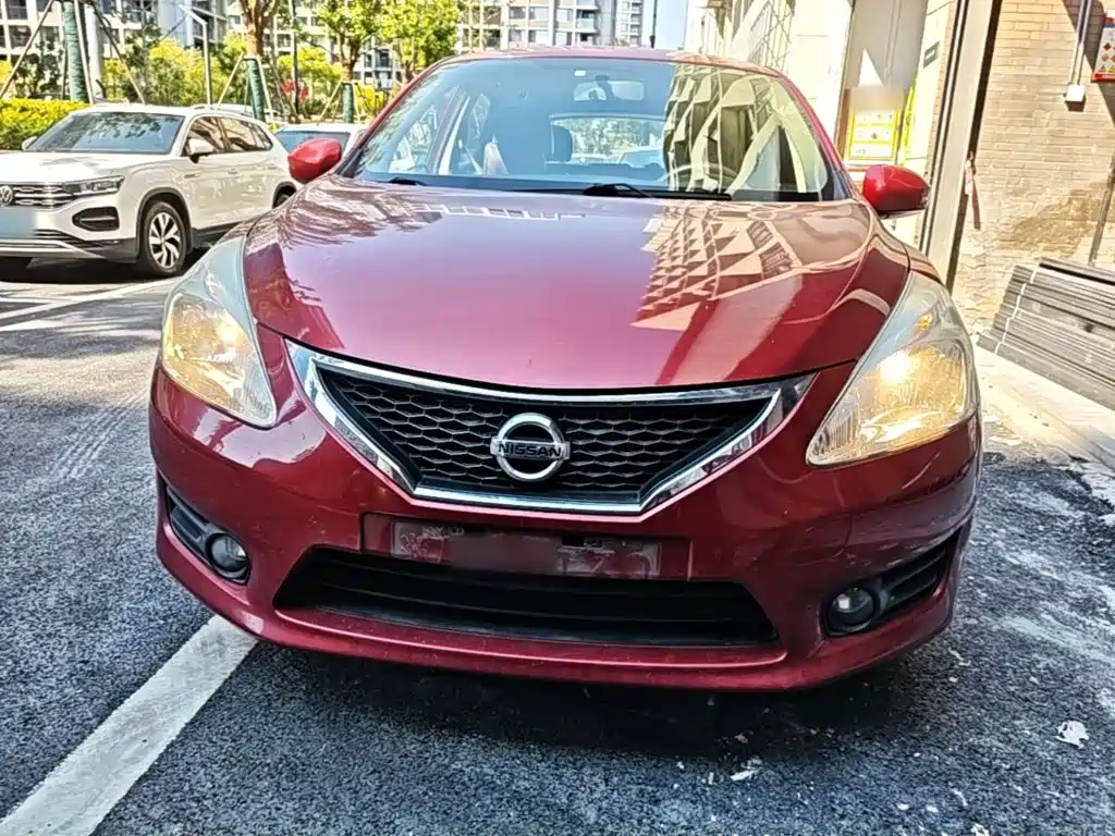 Nissan Tiida — миниатюра 3