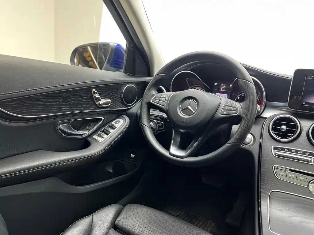 Mercedes-Benz C-Class — миниатюра 12