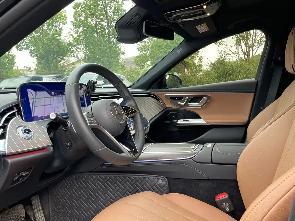 Mercedes-Benz E-Class — миниатюра 5
