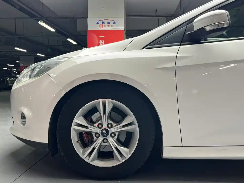 Ford Focus — миниатюра 10