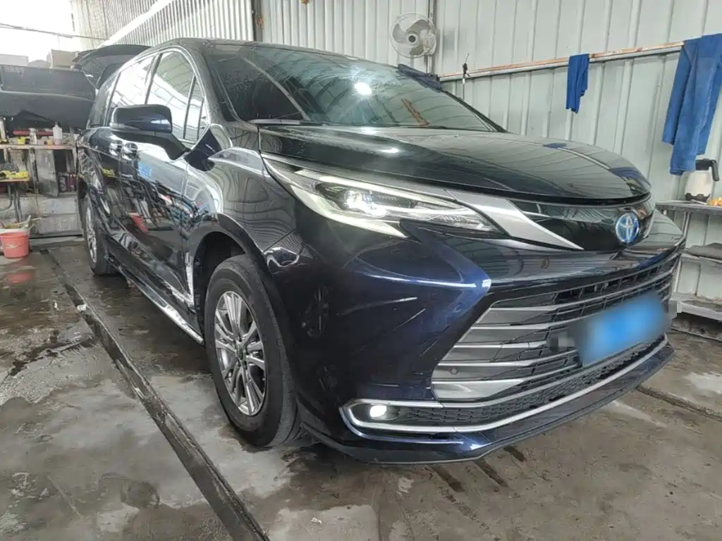Toyota Sienna — миниатюра 4
