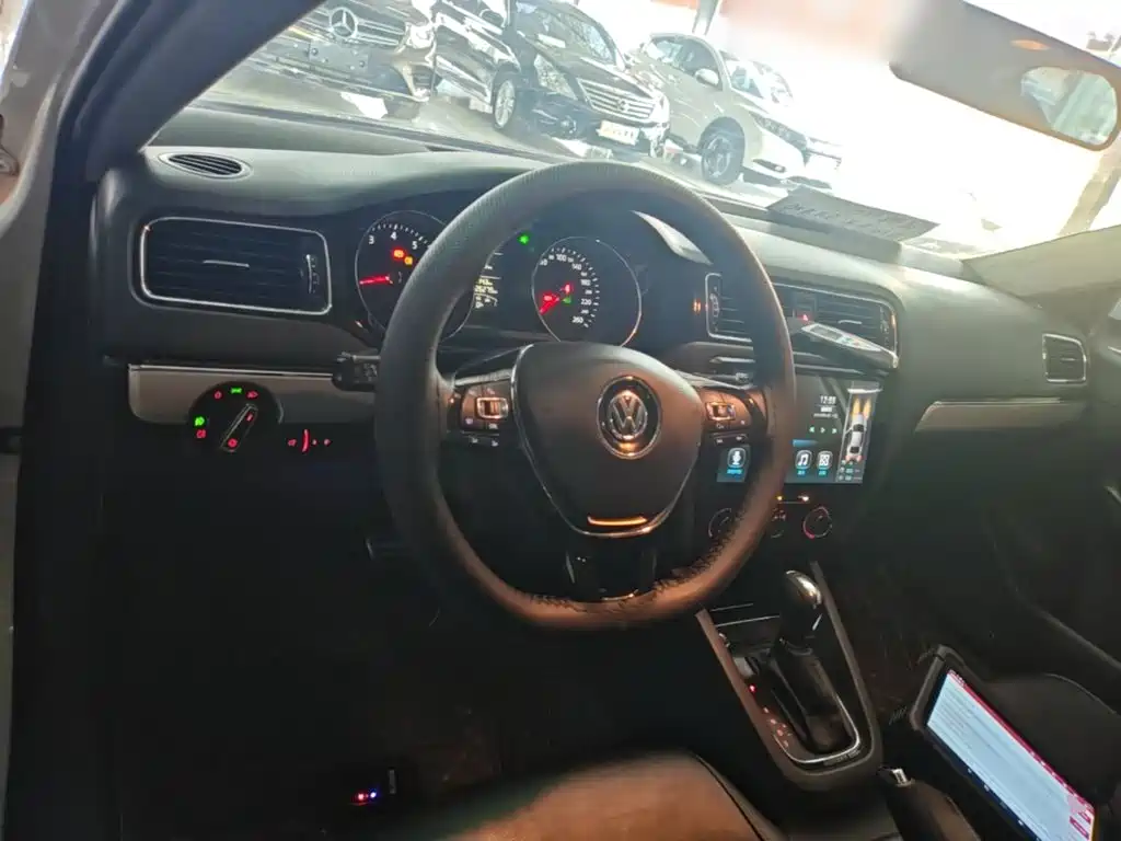 Volkswagen Sagitar — миниатюра 10