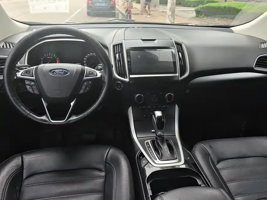Ford Edge — миниатюра 12
