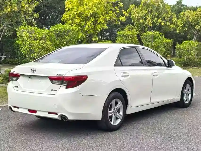 Toyota Reiz — миниатюра 7