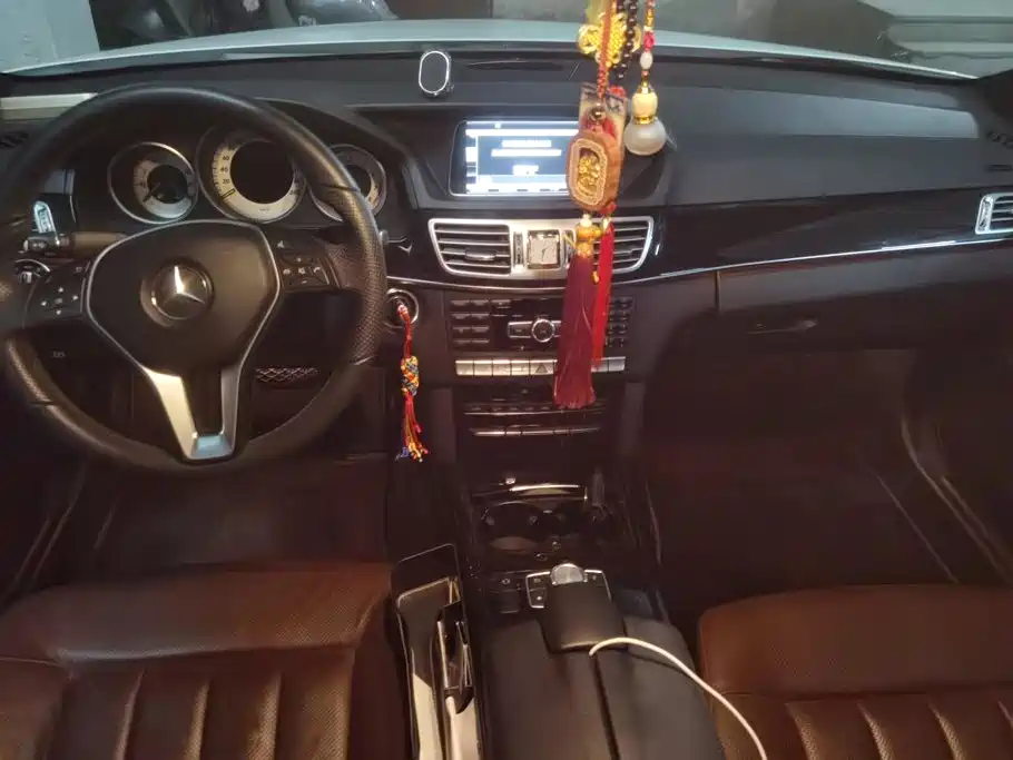 Mercedes-Benz E-Class — миниатюра 12
