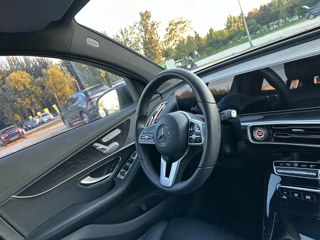 Mercedes-Benz EQC — миниатюра 17