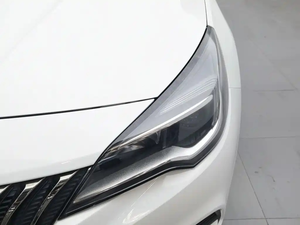 Buick Verano — миниатюра 7