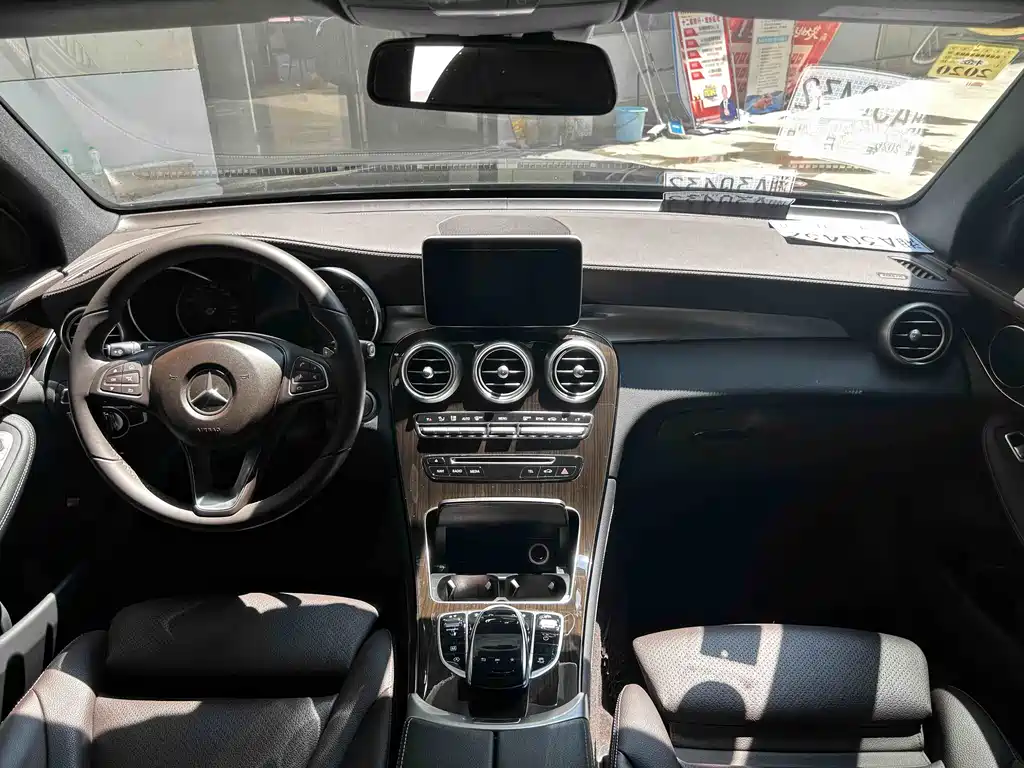 Mercedes-Benz GLC 2018 GLC 260 4MATIC Luxury