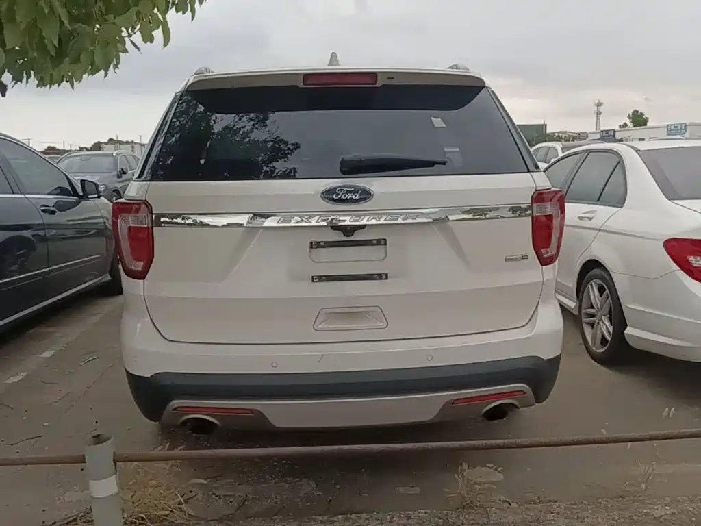 Ford Explorer (Import) — миниатюра 6