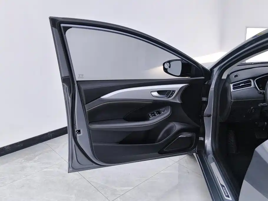 Roewe i6 MAX — миниатюра 7