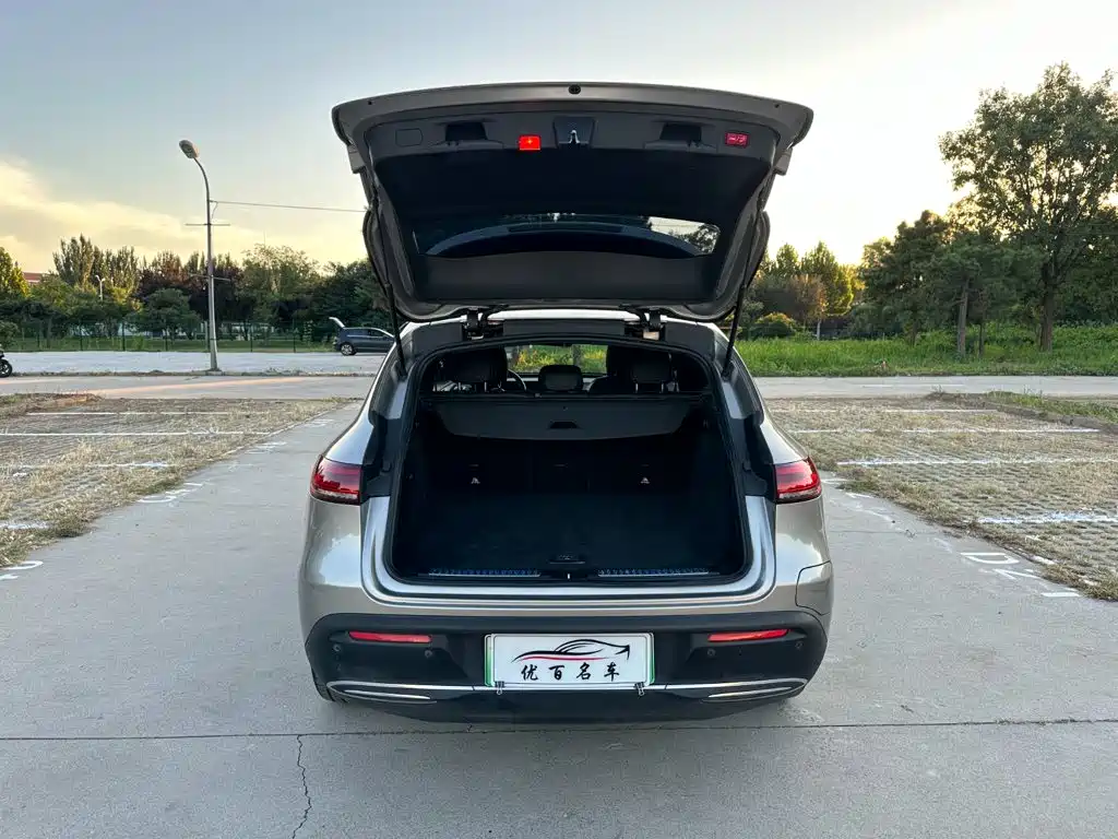 Mercedes-Benz EQC — миниатюра 8