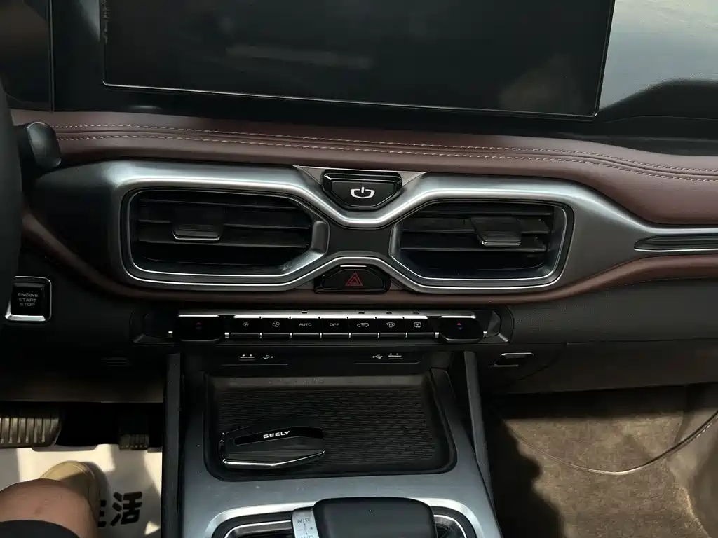 Geely Haoyue 1.8TD DCT Luxury 7-seat