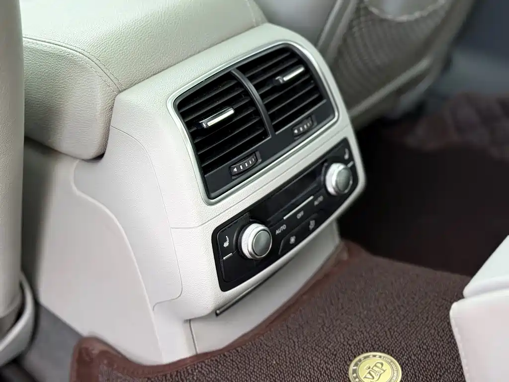 Audi A6L — миниатюра 10