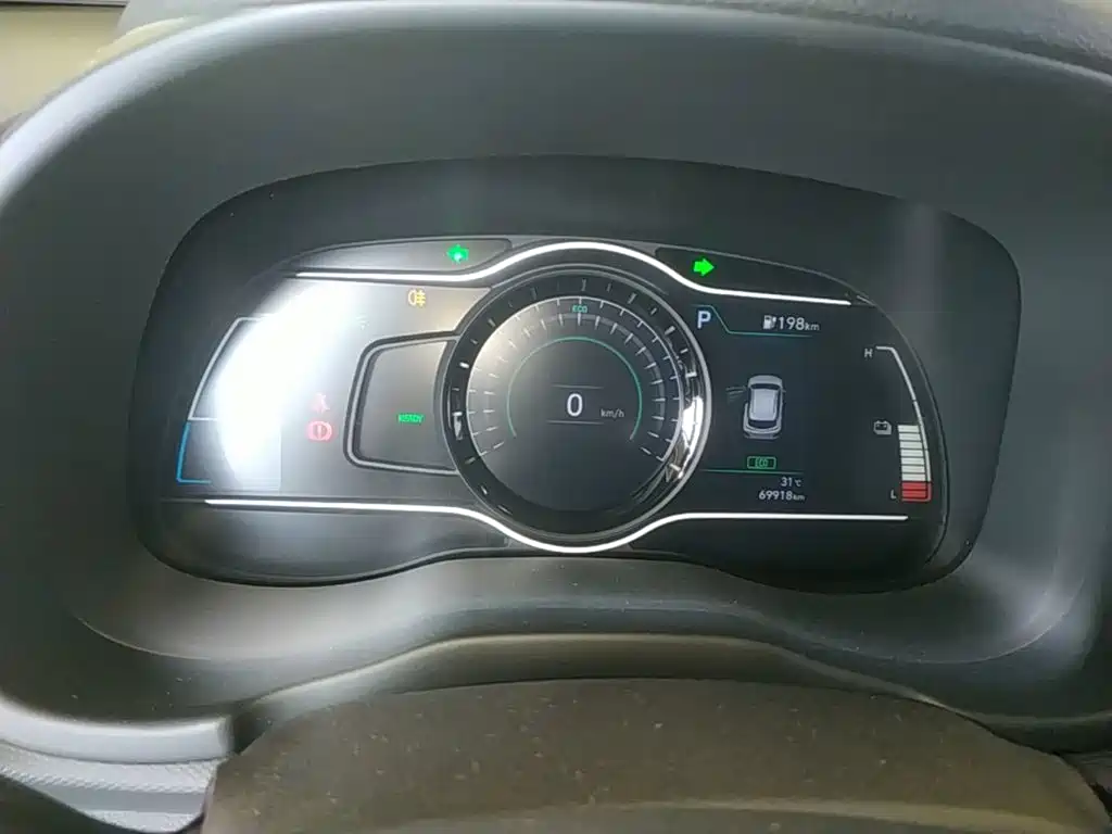 Hyundai Kona Electric — миниатюра 12