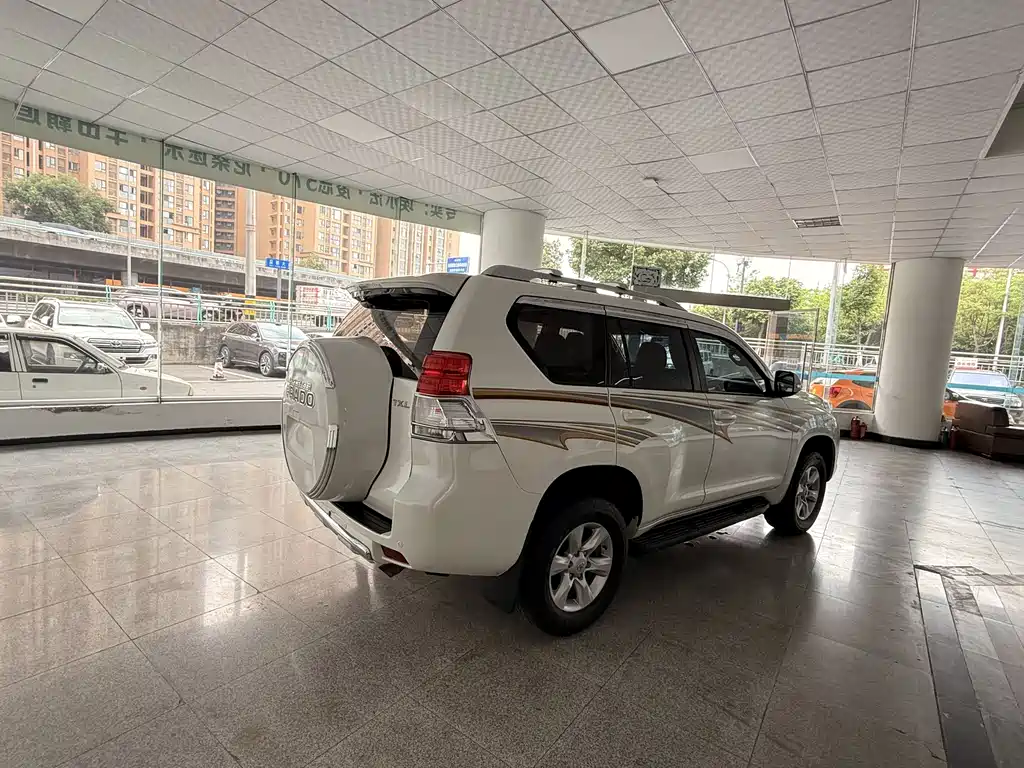 Toyota Land Cruiser Prado 2012 2.7L