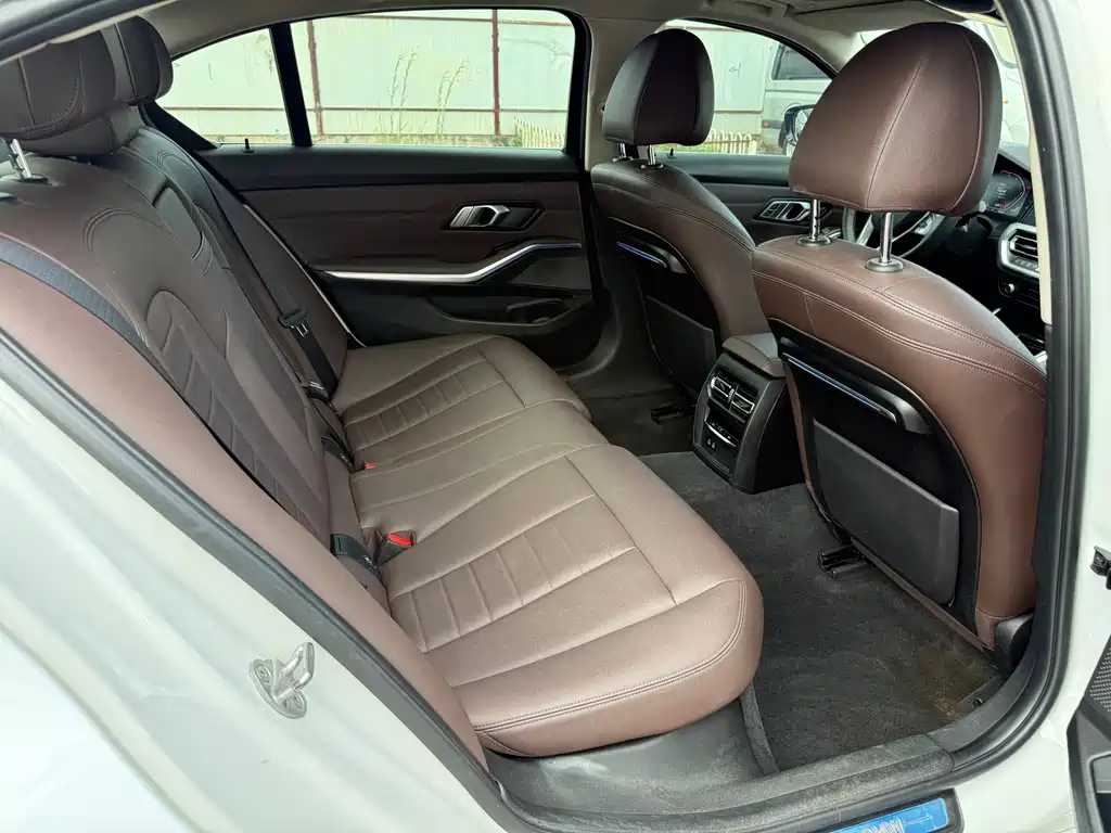 BMW 3 Series — миниатюра 12