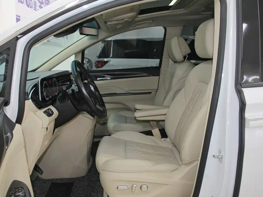 Buick GL8 — миниатюра 7