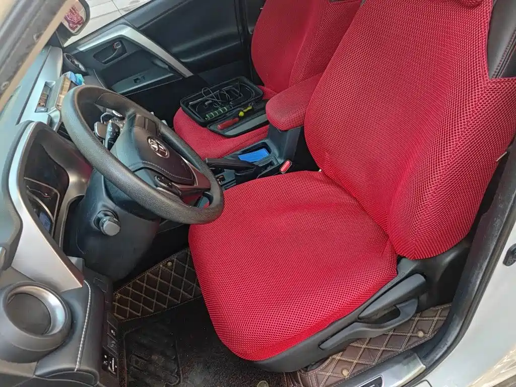Toyota RAV4 — миниатюра 11