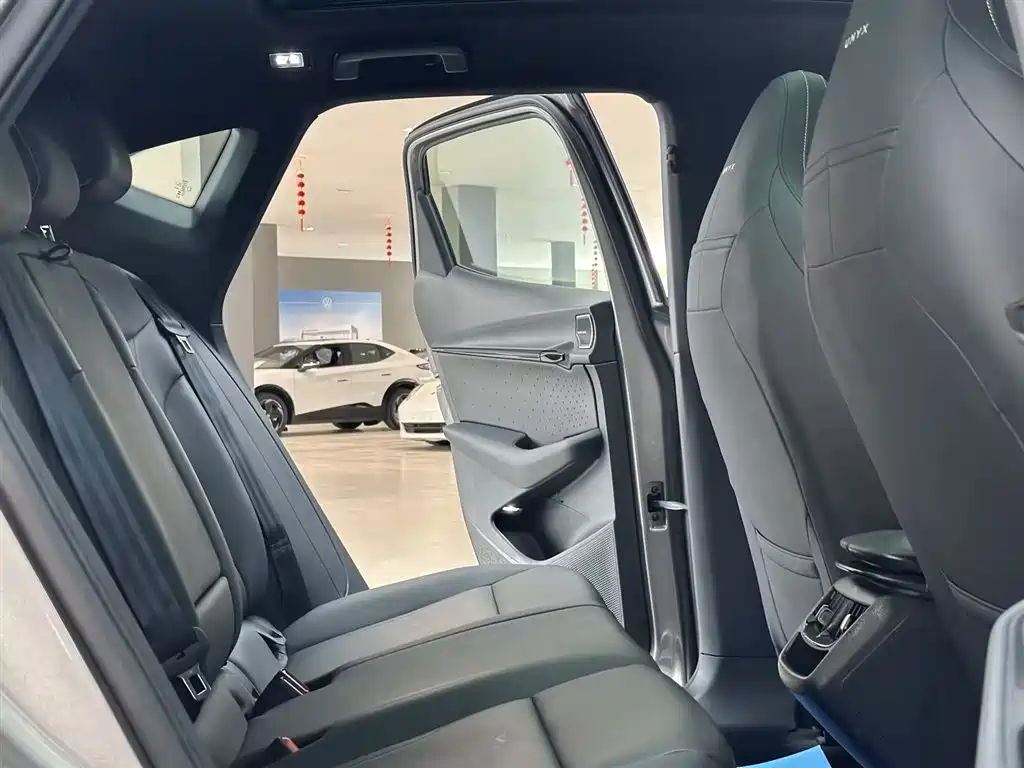 Volkswagen 06 2024 Ultra