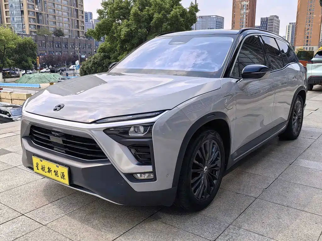 NIO ES8